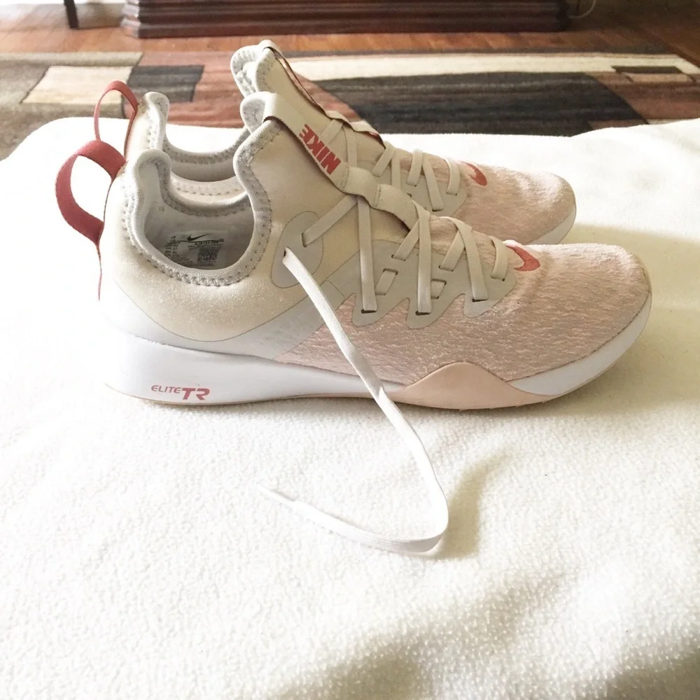 NIKE “Foundation eliteTR” vast grey/redwood/women size 10/running/training shoe